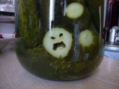 Angry cucumber smiley