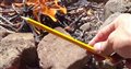 Видео: как развести огонь при помощи карандаша и аккумулятора
