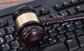 Бывшая сотрудница «фабрики интернет-троллей» подала в суд на работодателя
