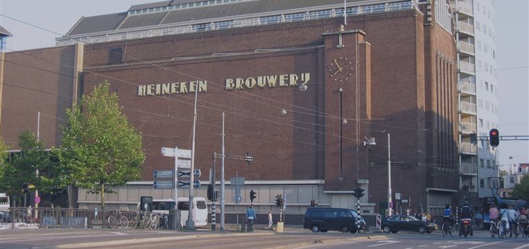 AMSTERDAM - Heineken profit falls 1.3% on forex