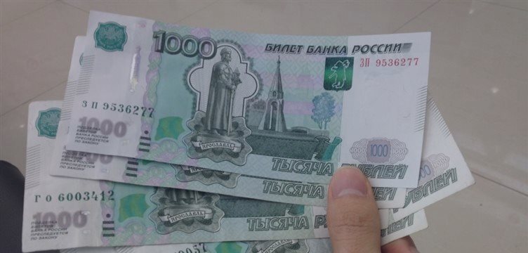 美媒：俄企转向人民币-卢布直接结算