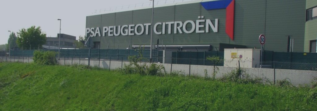 Peugeot Citroen уволит 17% сотрудников во Франции