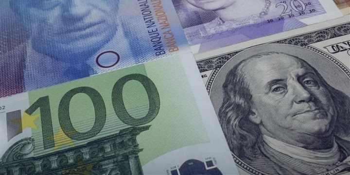 La libra y el euro descendieron con respecto al billete verde durante la sesión europea