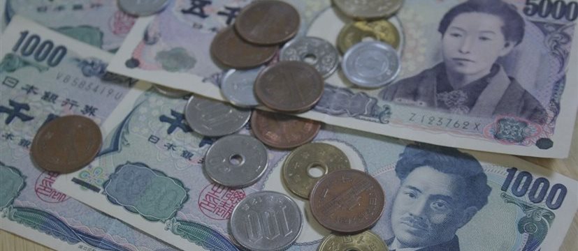 Иена продолжает дорожать против основных валют