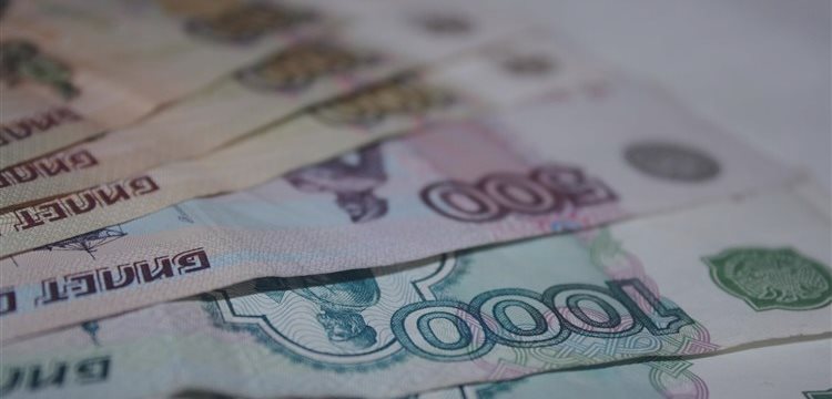 Рубль перевалил за минимумы последнего месяца