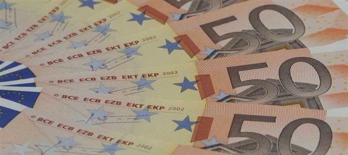 Euro recovers more than 2 per cent vs Swiss franc