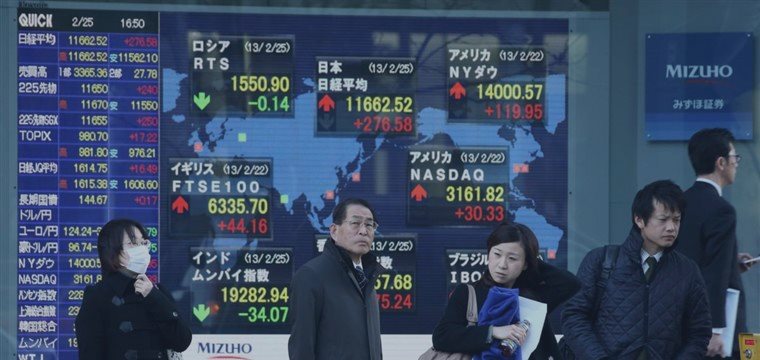 Asian stocks mostly down Monday after data on Chinese manufacturing activity