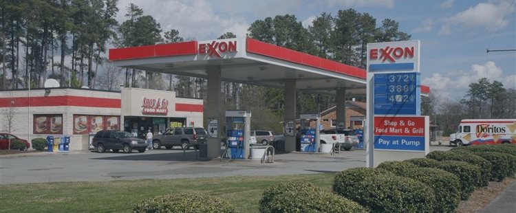 Exxon's earnings drop 21% on low commodities prices and production costs