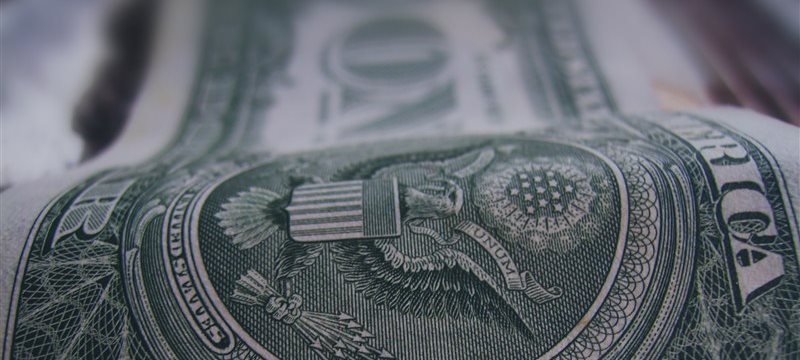 Disappointing US trade balance report keeps dollar down