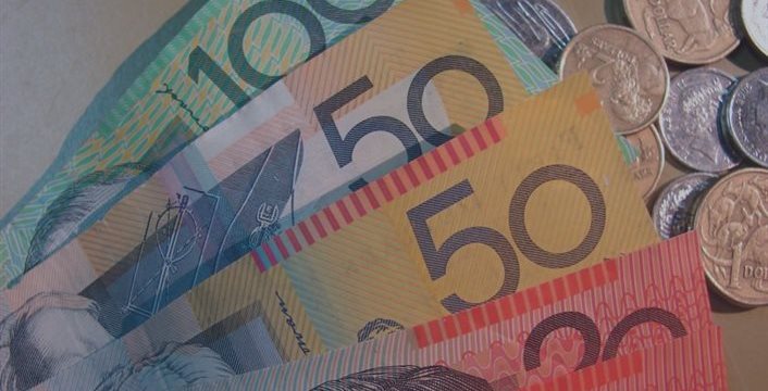 Австралийский доллар упал до минимума 6 месяцев