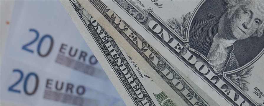 Доллар упал против иены и евро на слабой статистике в США