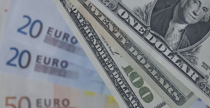 EUR/USD: Доллар стабилен, трейдеры ждут решение ФРС
