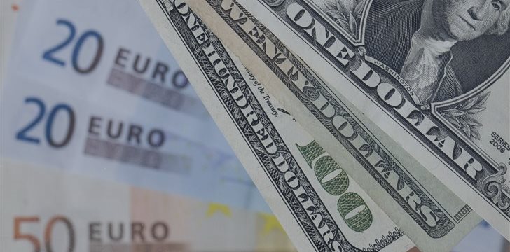 Доллар растет к иене во вторник, на евро давит Греция