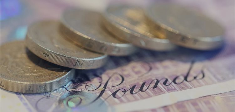 Pound sterling, steady vs dollar before UK inflation report hearings