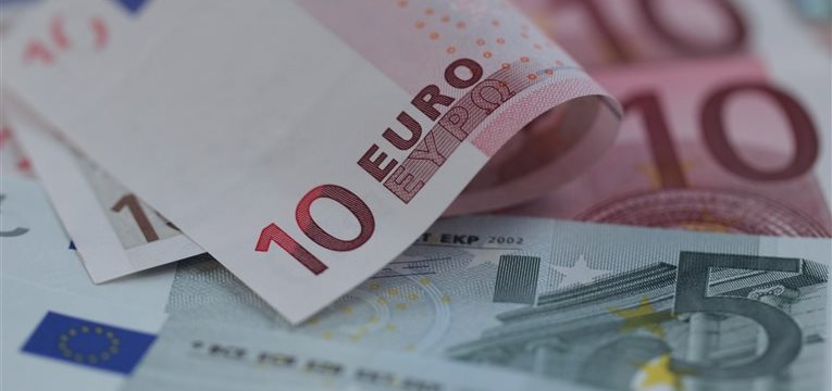 Euro rises on upbeat French and Spanish data; US economic reports eyed