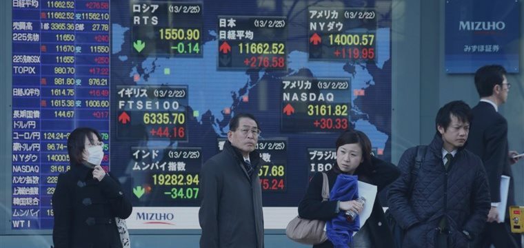 Asian markets mostly down, despite Dow Jones and  S&P 500 record high closing