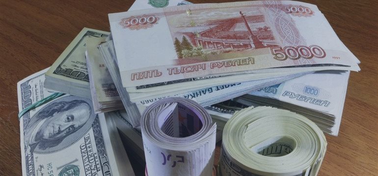 Рубль обвалится, если центробанк продолжит снижать процентную ставку