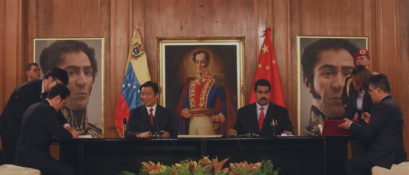 Venezuela y China firman acuerdos por 2.000 millones de dólares para viviendas