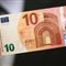 ЕС ввел в обращение новые купюры €10: обновили элементы защиты, поставили подпись Марио Драги