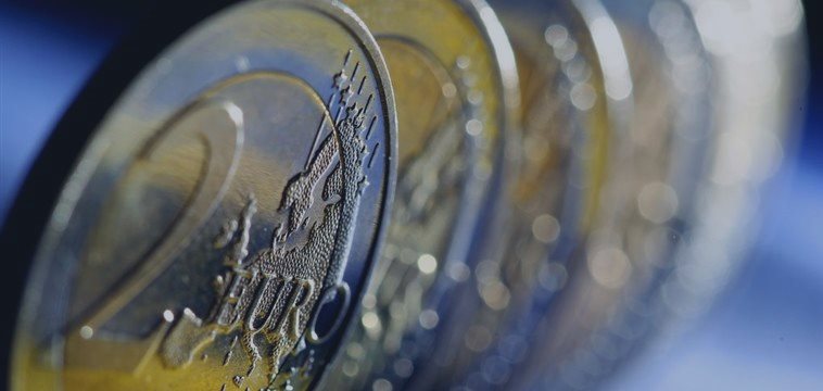 Euro touches session highs on data showing German business confidence improves