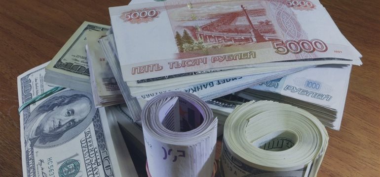 Рубль дорожает против доллара четвертую сессию подряд