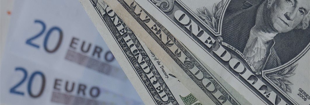 Доллар продолжает сдавать позиции