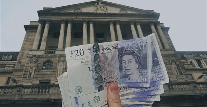 Банк Англии не поддался соблазну и сохранил базовую процентную ставку на прежнем уровне