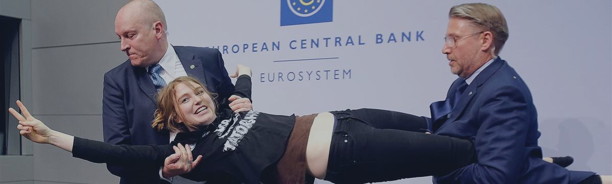 Самое важное с пресс-конференции ЕЦБ: нападение на Марио Драги