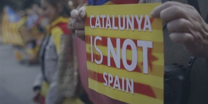 Суд отложил референдум в Каталонии на 5 месяцев