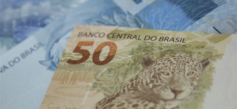 Nova alta dos juros dificulta retomada do crescimento econômico, diz CNI