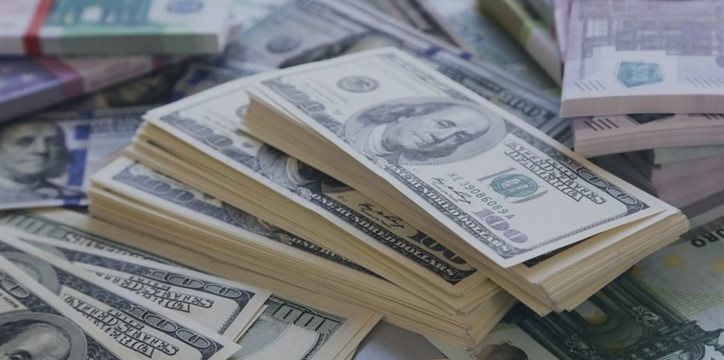 Доллар США укрепляется против основных мировых валют
