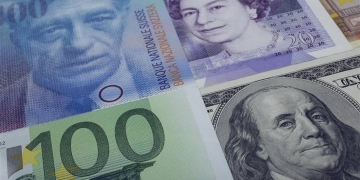 Dollar approaches first weekly gain vs euro after strong inflation data