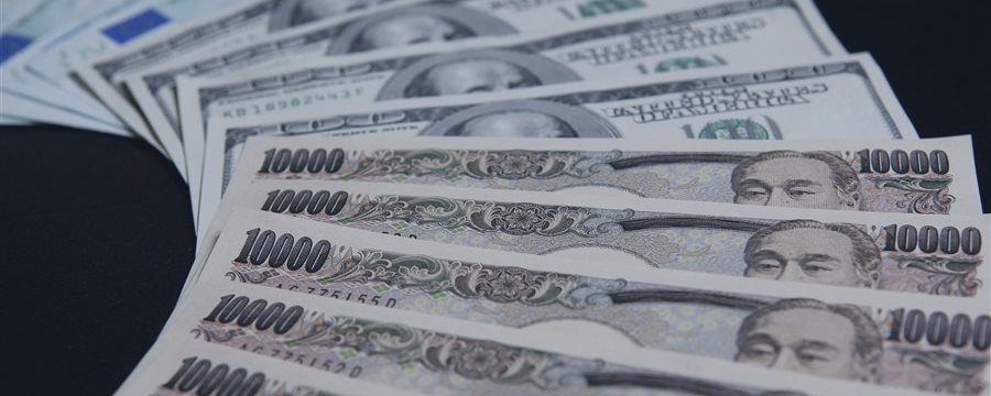 Dollar higher vs yen after BoJ's Kuroda remarks