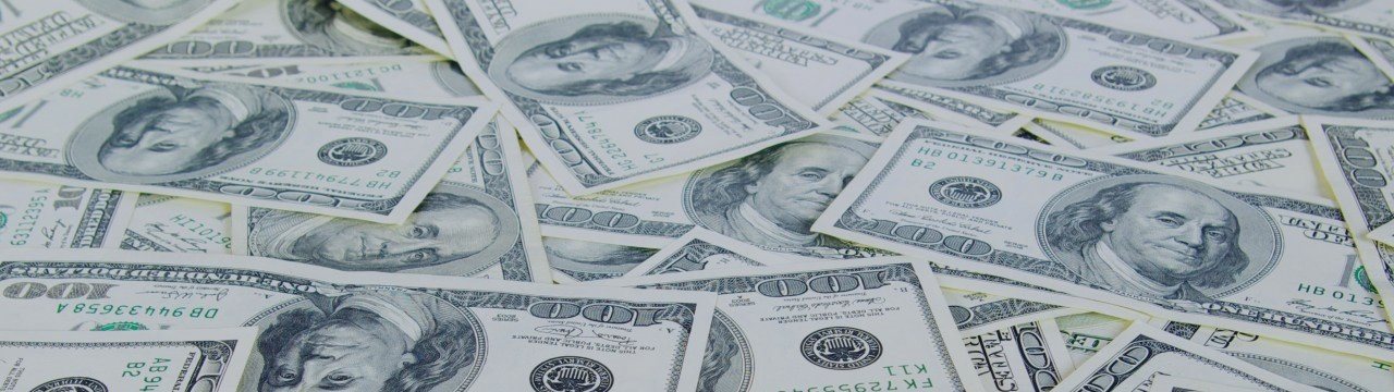 Доллар растет во вторник против корзины валют