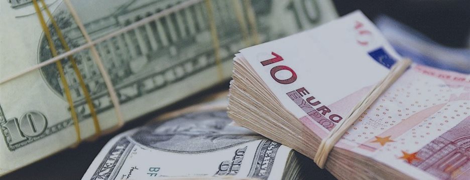 EUR/USD: Доллар растет в парах с евро и иеной перед заседанием ФРС