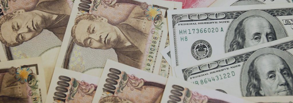 Китайские власти ограничили продажу долларов, чтобы снизить спекуляции на валютах