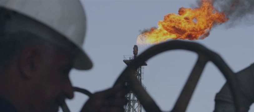 Petróleo acentua subidas e dispara 7%