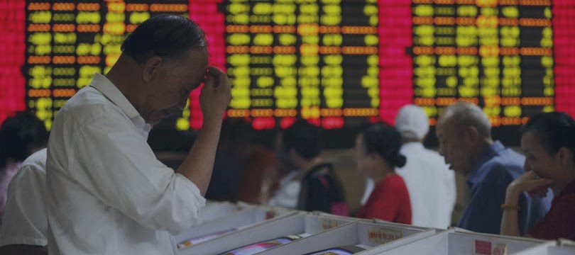 Ações chinesas sobem após Fed manter juros, mas recuam na semana