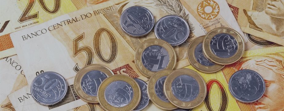 El dólar rompe su máximo histórico en Brasil y pasa de los 4 reales