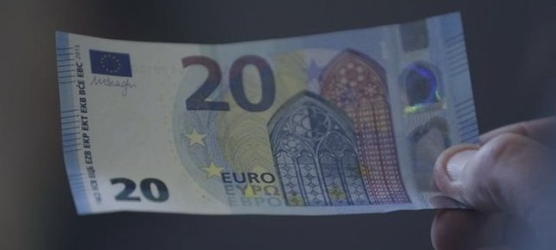 ЕЦБ через полтора месяца запускает в оборот новую купюру