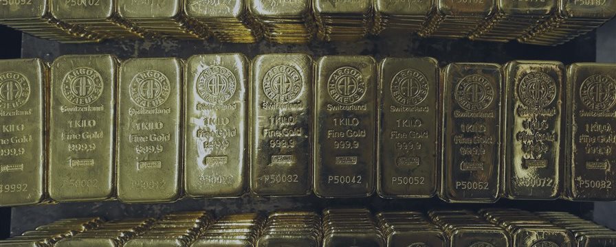 Standard Chartered: Gold in USD will head lower into 2016