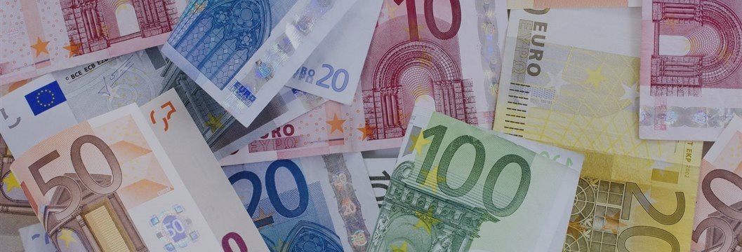 Европейские акции восстанавливаются после потерь из-за слабеющего евро