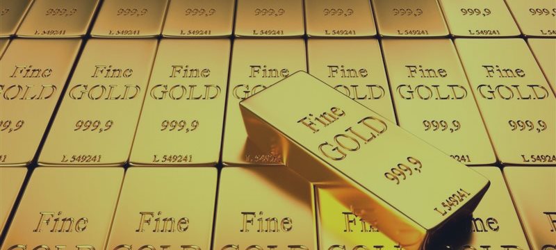 Цены на золото держатся рядом с шестилетним минимумом