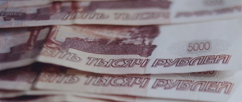 Рубль обвалился вслед за нефтью на решении ОПЕК повысить квоты