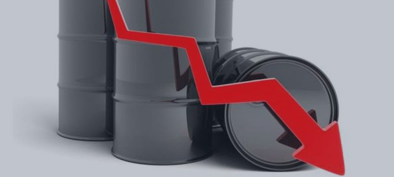 Рубль падает на фоне снижения цен на нефть