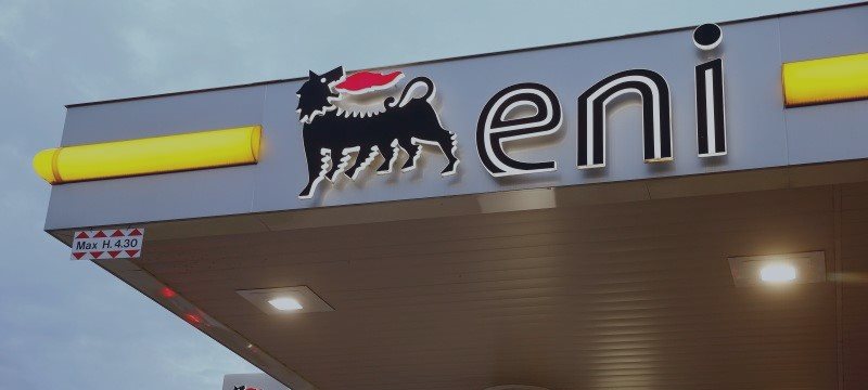 Eni ведёт переговоры о продаже доли в месторождении Зохр - источники