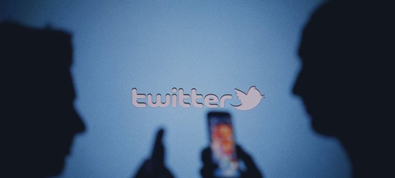 Компания ​Twitter подала в суд на правительство США, шансы выиграть малы