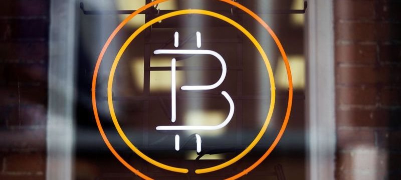 Появление новой криптовалюты резко обвалило Bitcoin. Падение продолжается