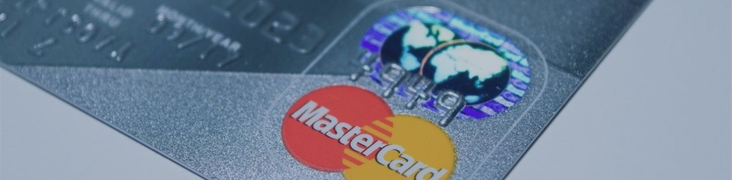 Сбербанк и Mastercard тестируют системы снятия наличных с карт на кассах магазинов