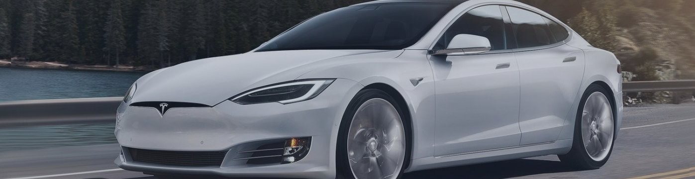 Акционеры Tesla подали в суд на Илона Маска за твит о выкупе компании